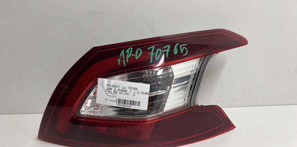 Feu arrière droit Peugeot 308 II (LB_, LP_, LW_, LH_, L3_) 1.2 thp 130 (2013-2021) occasion