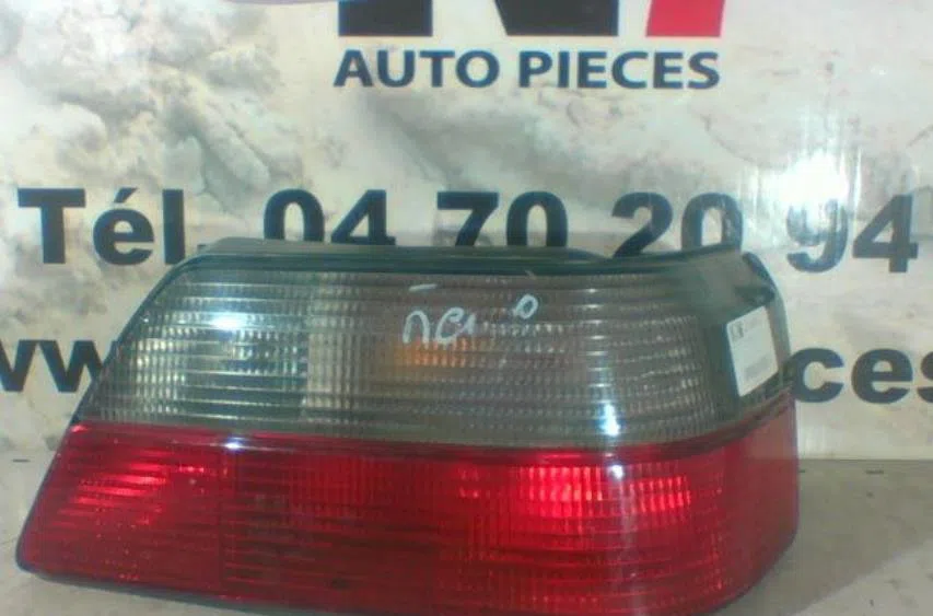 Feu arrière droit PEUGEOT 405 PHASE 1 BREAK occasion