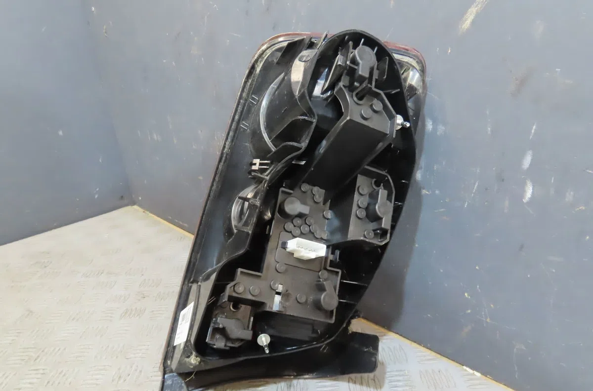 Feu arrière droit Peugeot 407 (6D_) 1.6 hdi 110 (6d9hzc, 6d9hyc) (2004-2010) occasion