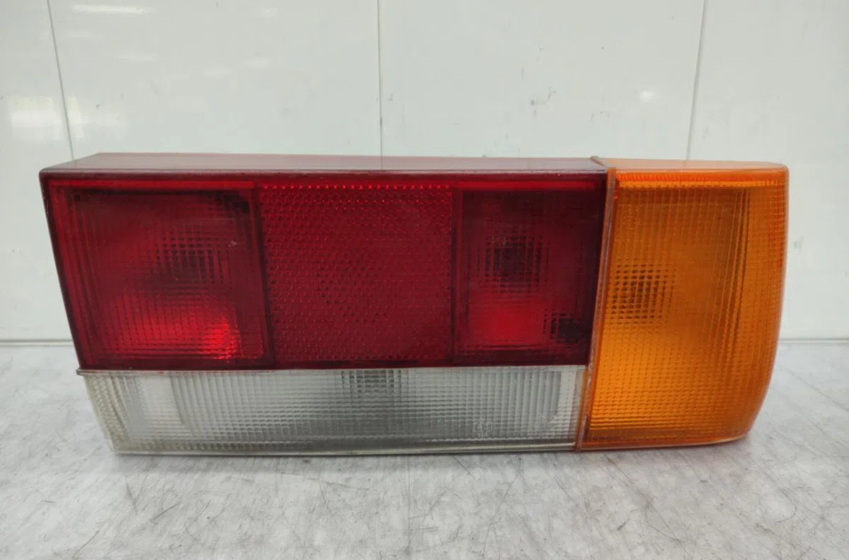Feu arrière droit PEUGEOT 505 occasion
