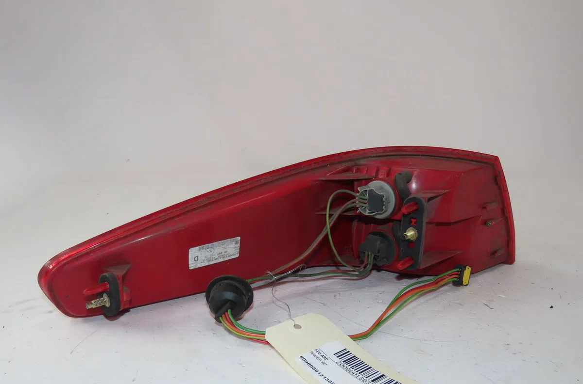 Feu arrière droit Peugeot 607 (9D, 9U) 2.0 hdi (2005-2011) occasion