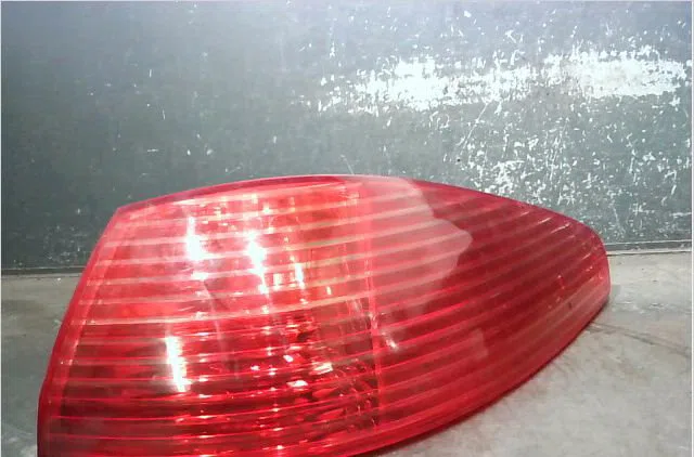 Feu arrière droit Peugeot 607 (9D, 9U) 3.0 v6 24v (2000-2004) occasion