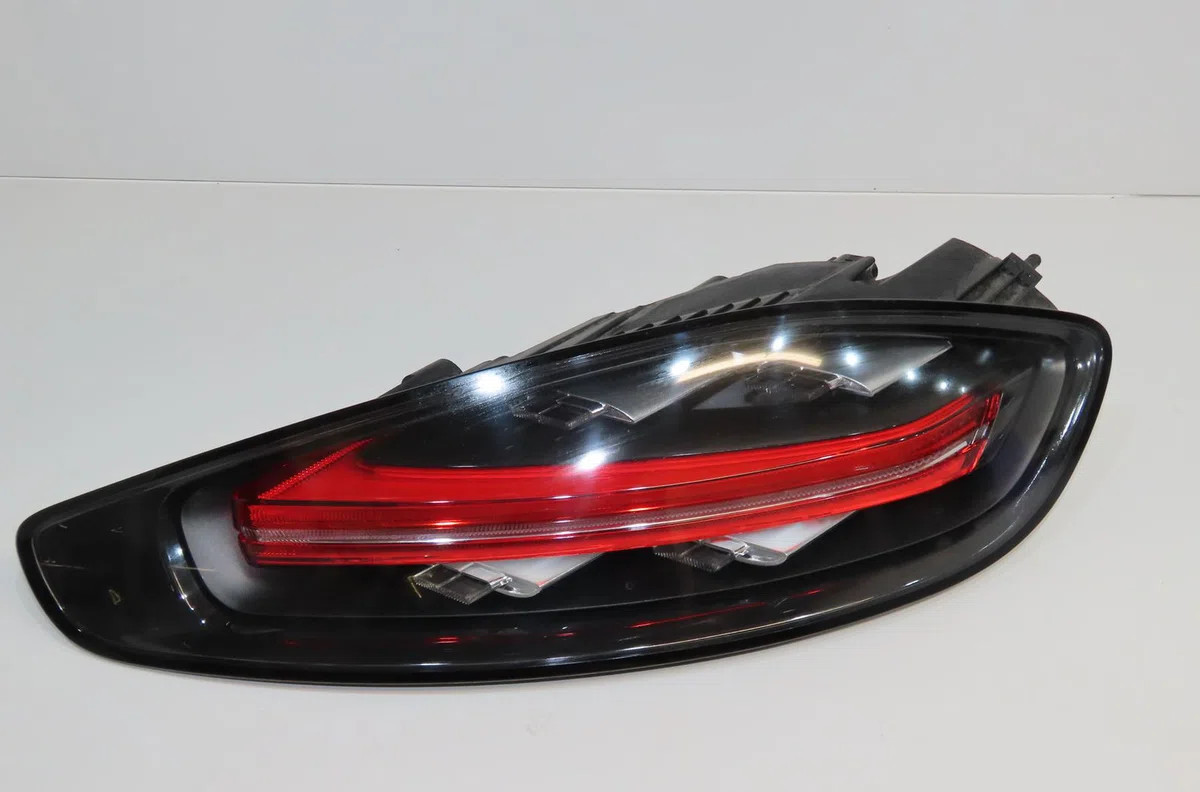 Feu arrière droit Porsche 718 BOXSTER (982) 2.5 s (982330, 982331) (2016) occasion