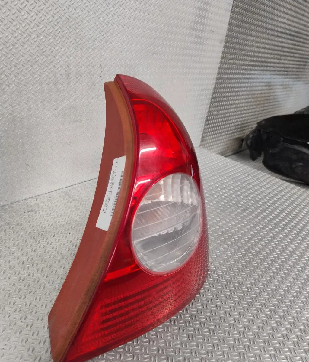 Feu arrière droit RENAULT CLIO 2  CLIO 2 PHASE 2 occasion