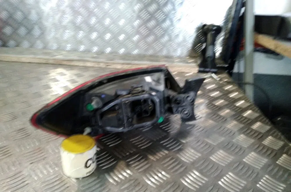 Feu arrière droit RENAULT CLIO 2019 occasion