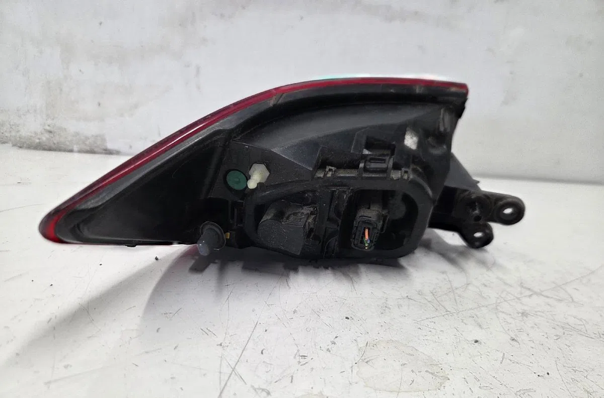 Feu arrière droit RENAULT CLIO 4 PHASE 2 occasion