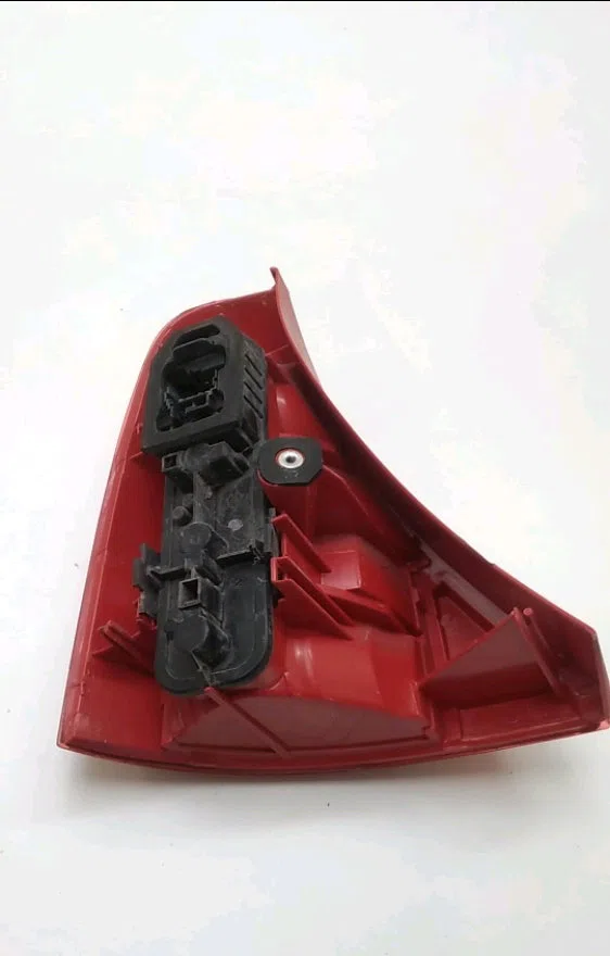 Feu arrière droit Renault CLIO II (BB_, CB_) 1.9 d (b-cb0e, bb0j) (1998-2005) occasion