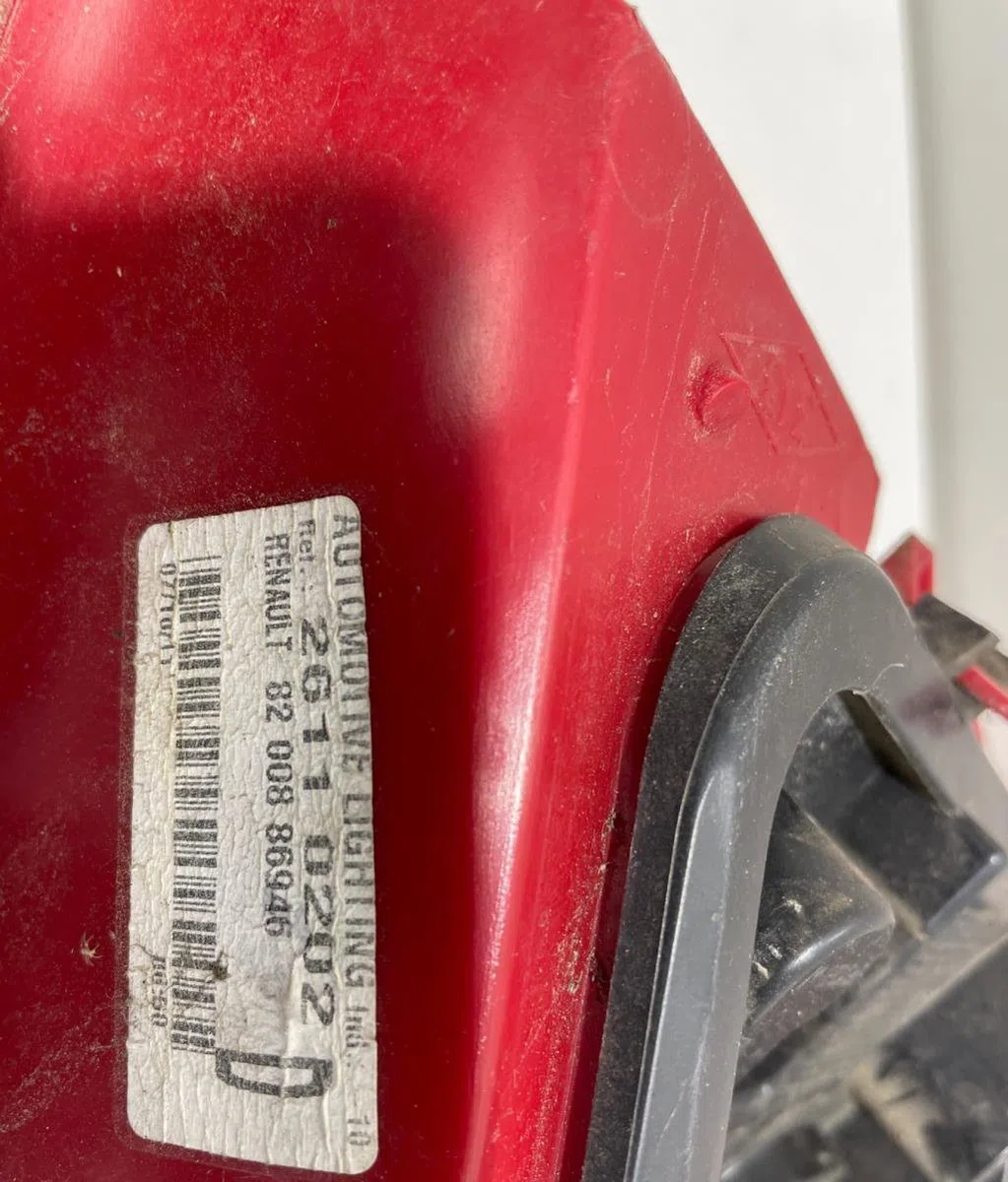 Feu arrière droit Renault CLIO III (BR0-1, CR0-1) 1.2 16v (br02, br0j, br11, cr02, cr0j, cr11) (2005-2014) 5 portes occa