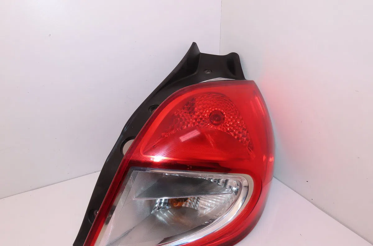Feu arrière droit Renault CLIO III (BR0-1, CR0-1) 1.4 16v (2005-2012) occasion