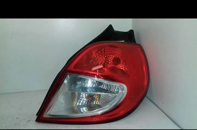 Feu arrière droit Renault CLIO III (BR0-1, CR0-1) 1.5 dci (2010-2014) 3 portes occasion