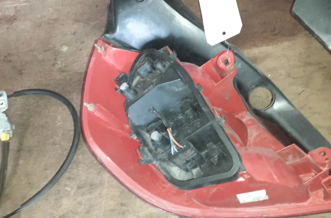 Feu arrière droit Renault CLIO III (BR0-1, CR0-1) 1.5 dci (br17, cr17) (2005-2012) 5 portes occasion
