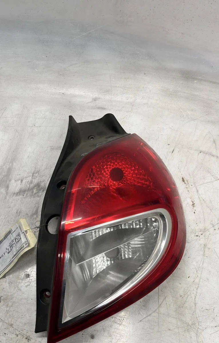 Feu arrière droit Renault CLIO III (BR0-1, CR0-1) 1.5 dci (br17, cr17) (2005-2012) 5 portes occasion