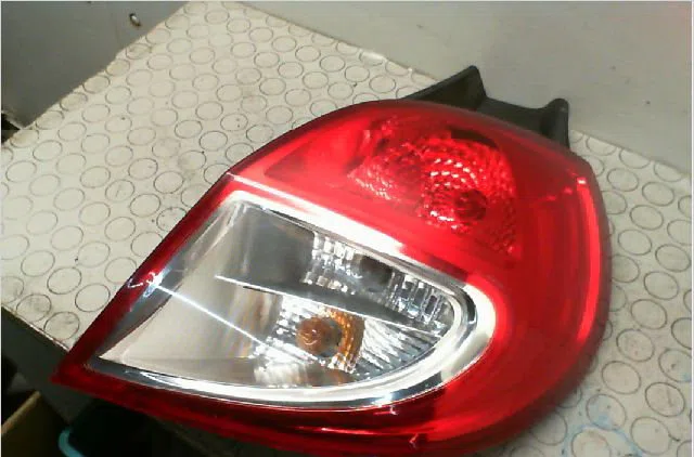 Feu arrière droit Renault CLIO III (BR0-1, CR0-1) 1.5 dci (c-br0g, c-br1g) (2005-2012) 5 portes occasion