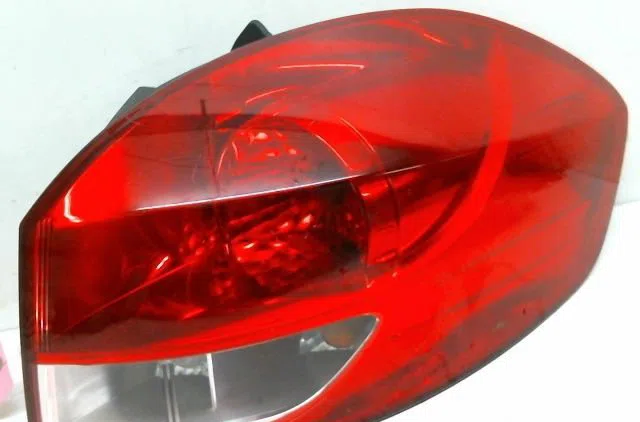 Feu arrière droit Renault CLIO III Grandtour (KR0-1_) 1.5 dci (kr0f) (2007-2012) 5 portes occasion