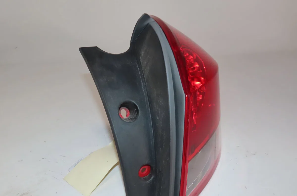 Feu arrière droit Renault CLIO III Grandtour (KR0-1_) 1.5 dci (kr0f) (2007-2012) 5 portes occasion