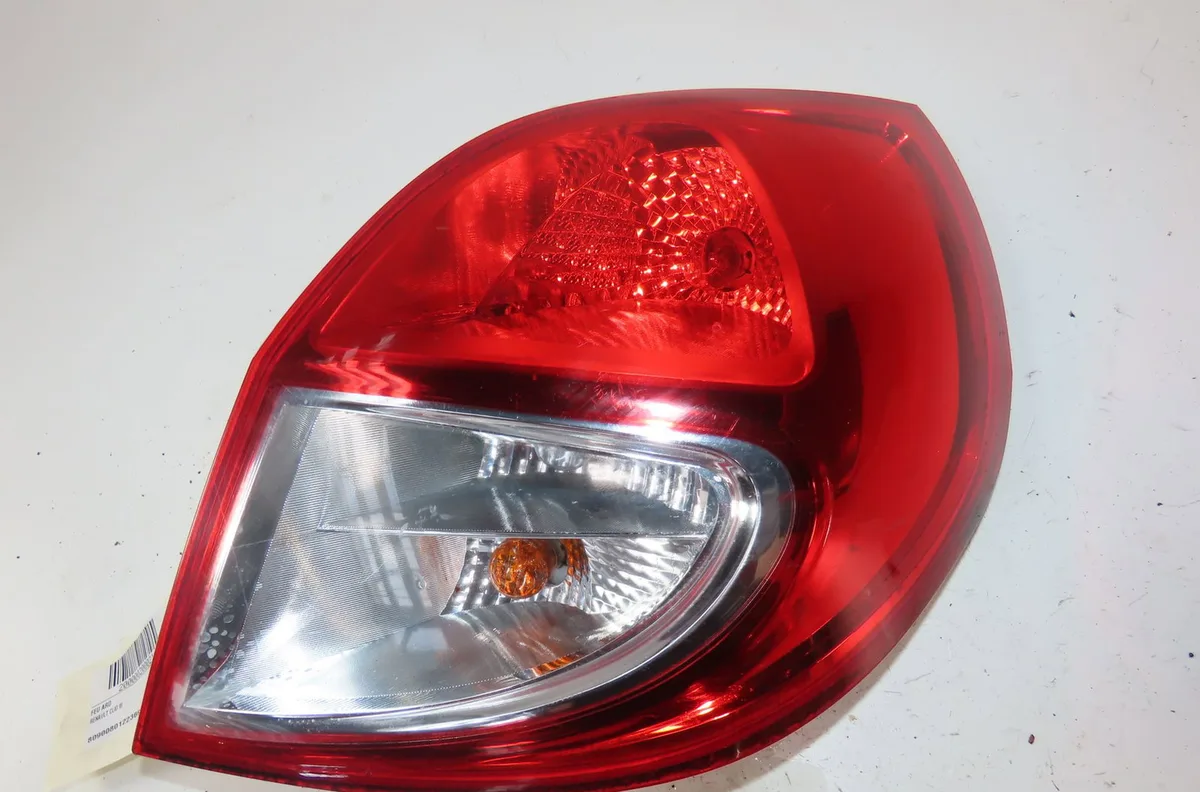 Feu arrière droit Renault CLIO III Grandtour (KR0-1_) 1.5 dci (kr0f) (2007-2012) 5 portes occasion