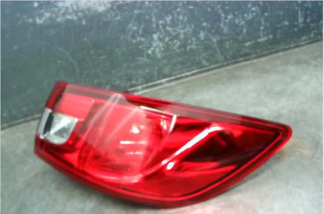 Feu arrière droit RENAULT CLIO IV 2014 occasion