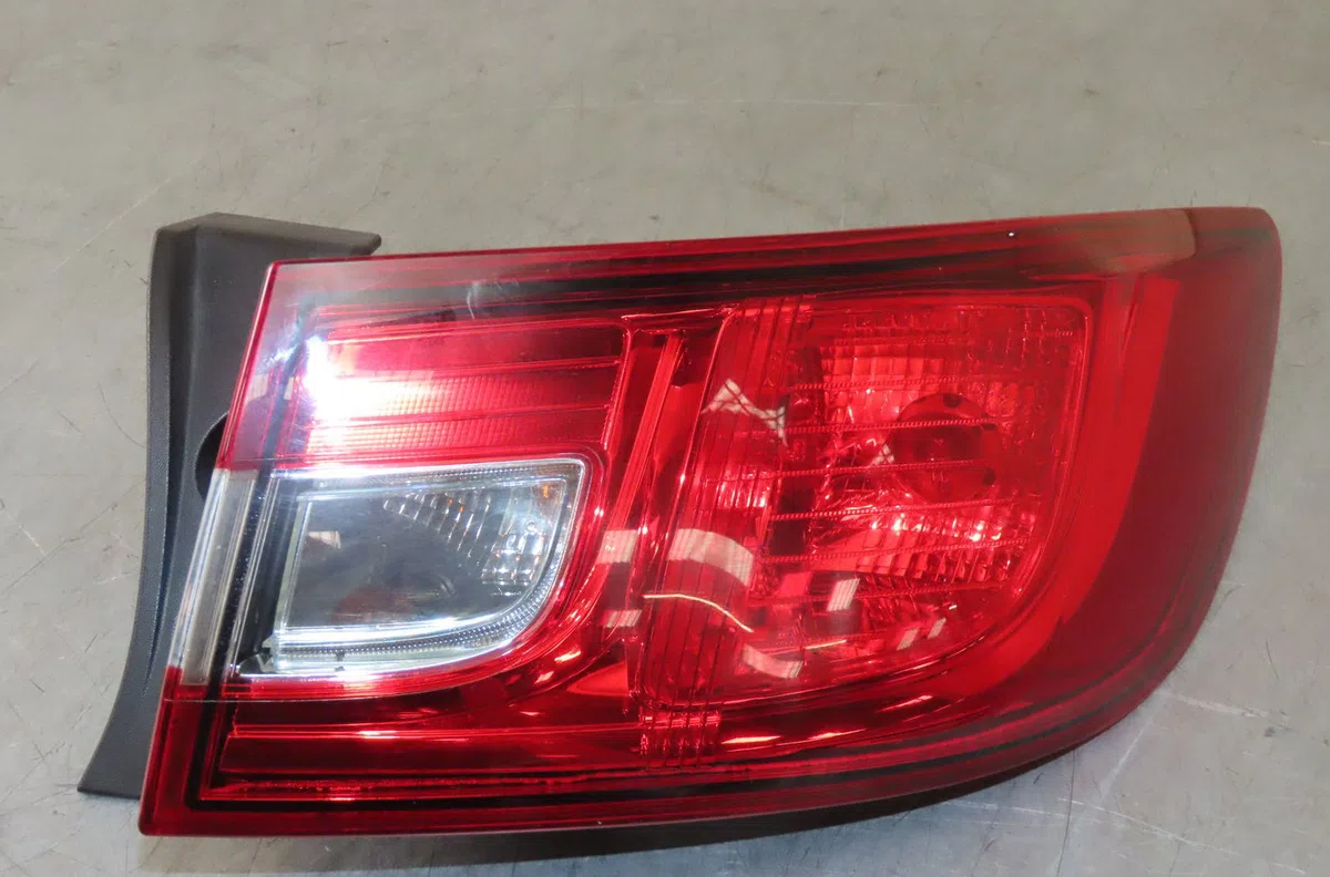 Feu arrière droit Renault CLIO IV (BH_) 1.2 tce 120 (bhm0) (2013) occasion