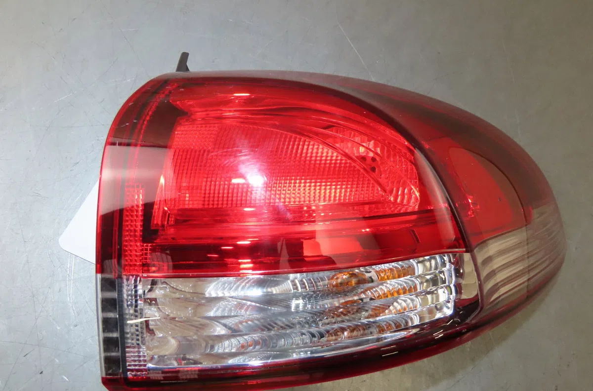 Feu arrière droit Renault CLIO IV Grandtour (KH_) 1.5 dci 90 (khn3, khn4) (2012) 5 portes occasion