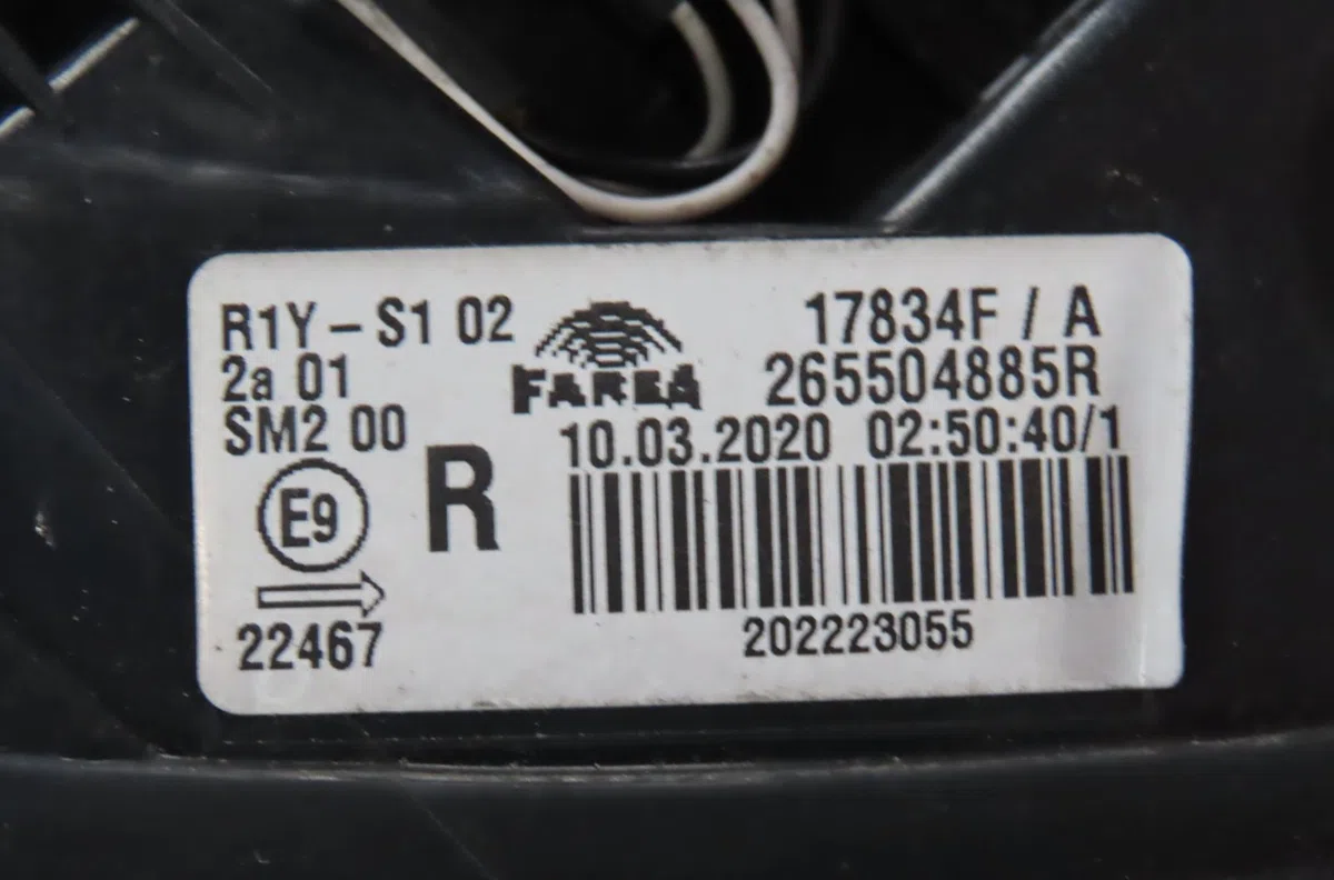 Feu arrière droit Renault CLIO V (B7_) 1.5 blue dci 115 (b7ad) (2019) occasion