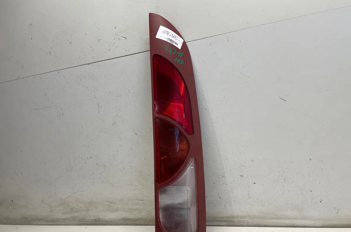 Feu arrière droit RENAULT KANGOO 1 PHASE 1 occasion