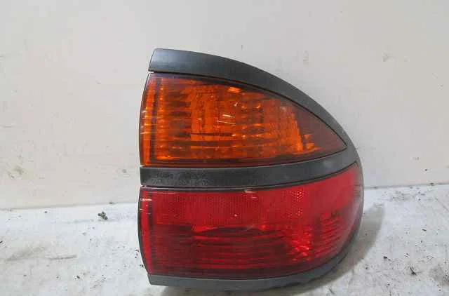 Feu arrière droit RENAULT LAGUNA  I occasion