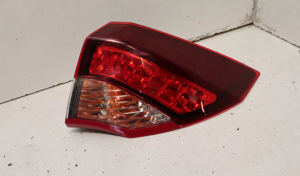 Feu arrière droit Renault LAGUNA III (BT0-1) 2.0 dci (bt07, bt0j, bt14, bt1a, bt1s) (2007-2015) 5 portes occasion