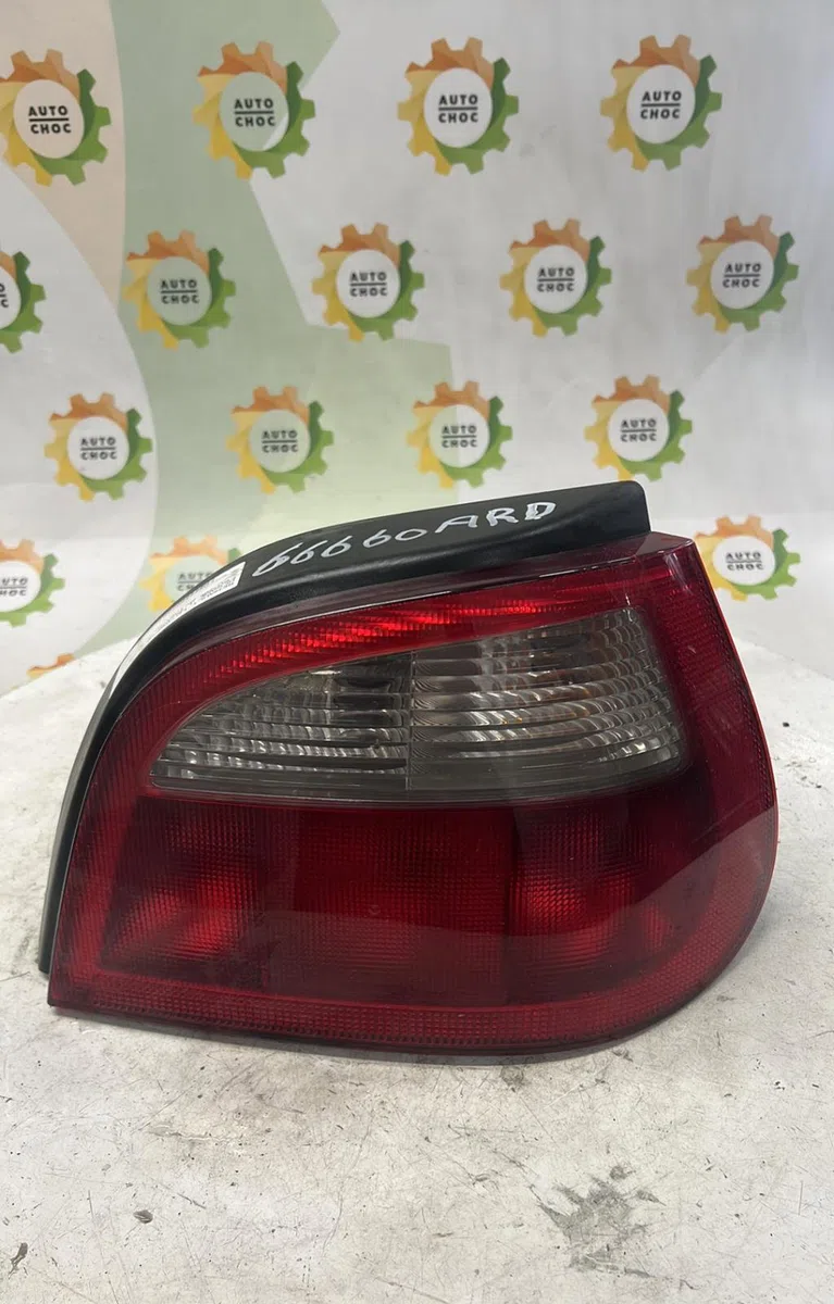 Feu arrière droit RENAULT MEGANE 1 PHASE 2 occasion