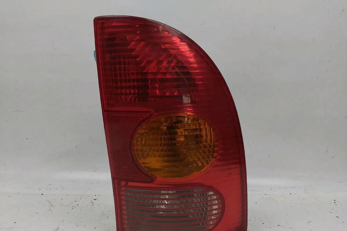 Feu arrière droit Renault MEGANE I Break (KA0-1_) 1.4 16v (ka0d, ka1h, ka0w, ka10) (1999-2003) occasion
