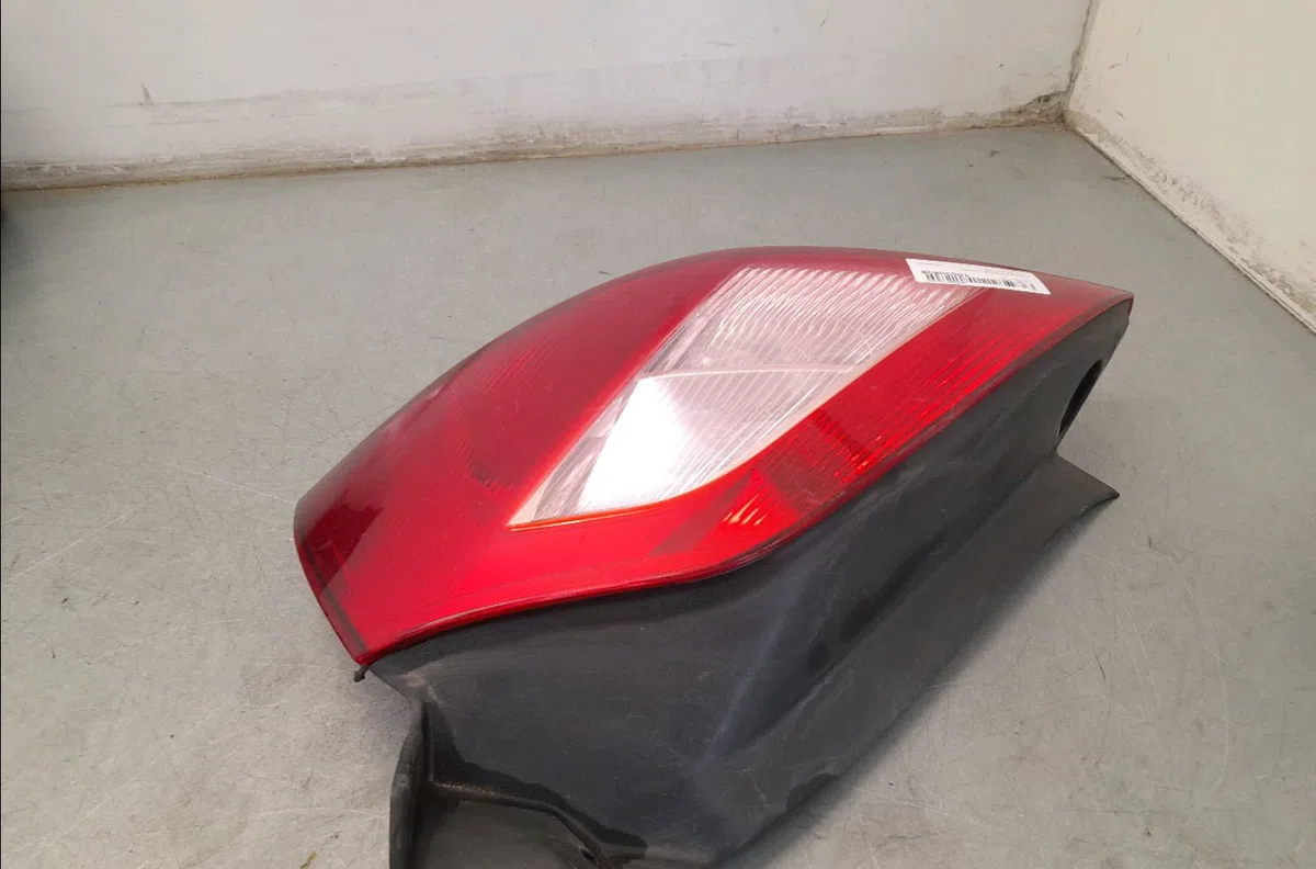 Feu arrière droit RENAULT MEGANE II 2003 occasion