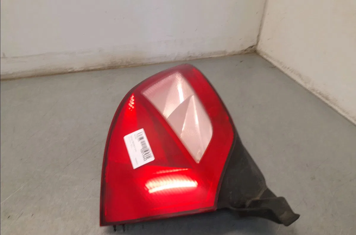 Feu arrière droit RENAULT MEGANE II 2004 occasion