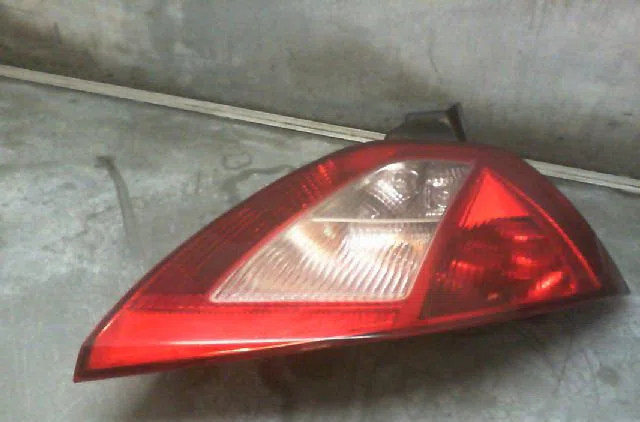 Feu arrière droit Renault MEGANE II (BM0-1_, CM0-1_) 1.5 dci (bm0f, bm0t, bm2b, cm0f, cm0t) (2002-2008) 5 portes occasio