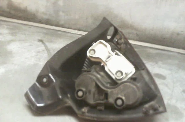 Feu arrière droit Renault MEGANE II (BM0-1_, CM0-1_) 1.5 dci (bm0f, bm0t, bm2b, cm0f, cm0t) (2002-2008) 5 portes occasio