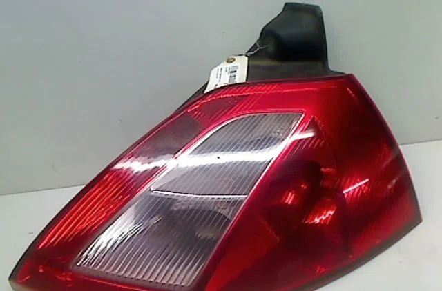 Feu arrière droit Renault MEGANE II (BM0-1_, CM0-1_) 1.5 dci (bm1e, cm1e) (2005-2008) occasion