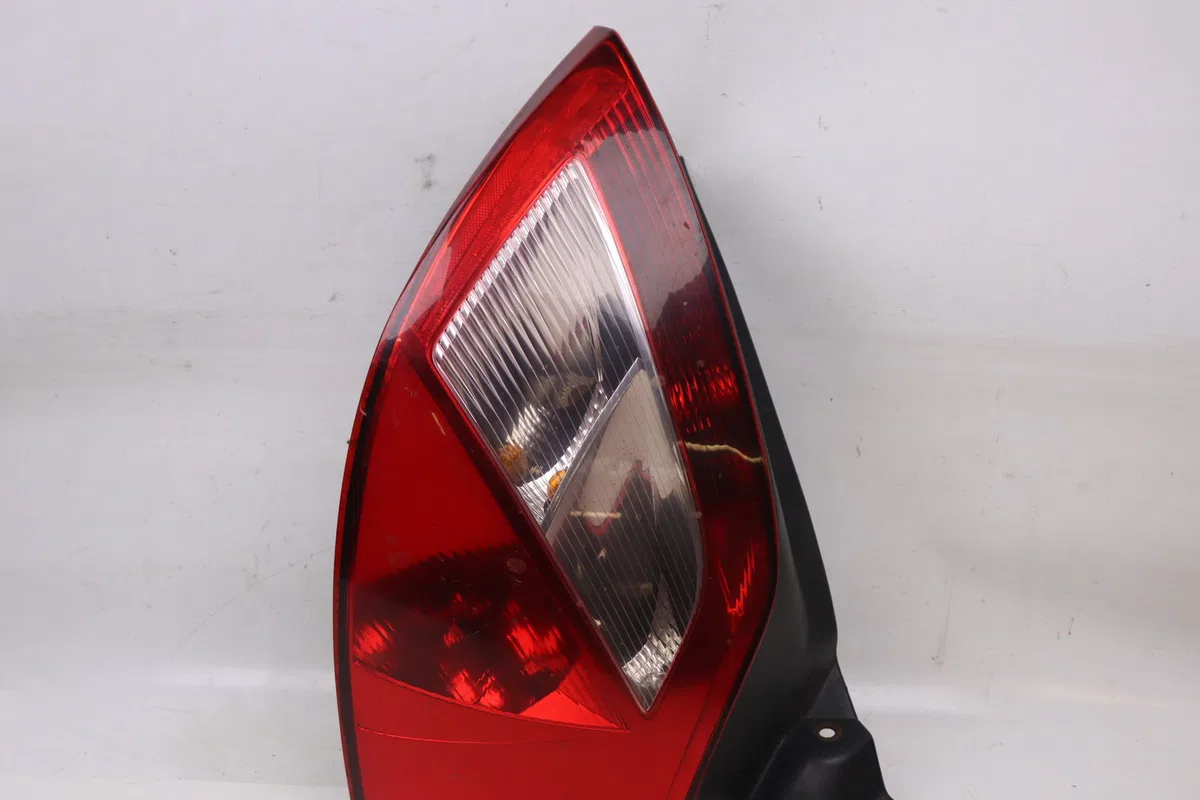 Feu arrière droit Renault MEGANE II (BM0-1_, CM0-1_) 1.5 dci (bm1f, cm1f) (2005-2008) occasion