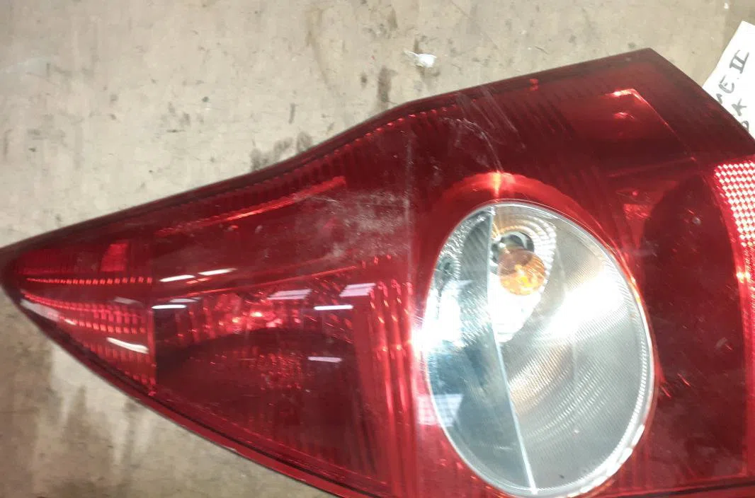 Feu arrière droit Renault MEGANE II Break (KM0-1_) 1.9 dci (kmrg, km1g, km0g, km2c) (2003-2009) occasion