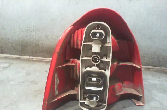 Feu arrière droit Renault TWINGO I (C06_) 1.2 16v (c06c, c06d, c06k) (2001-2007) 3 portes occasion