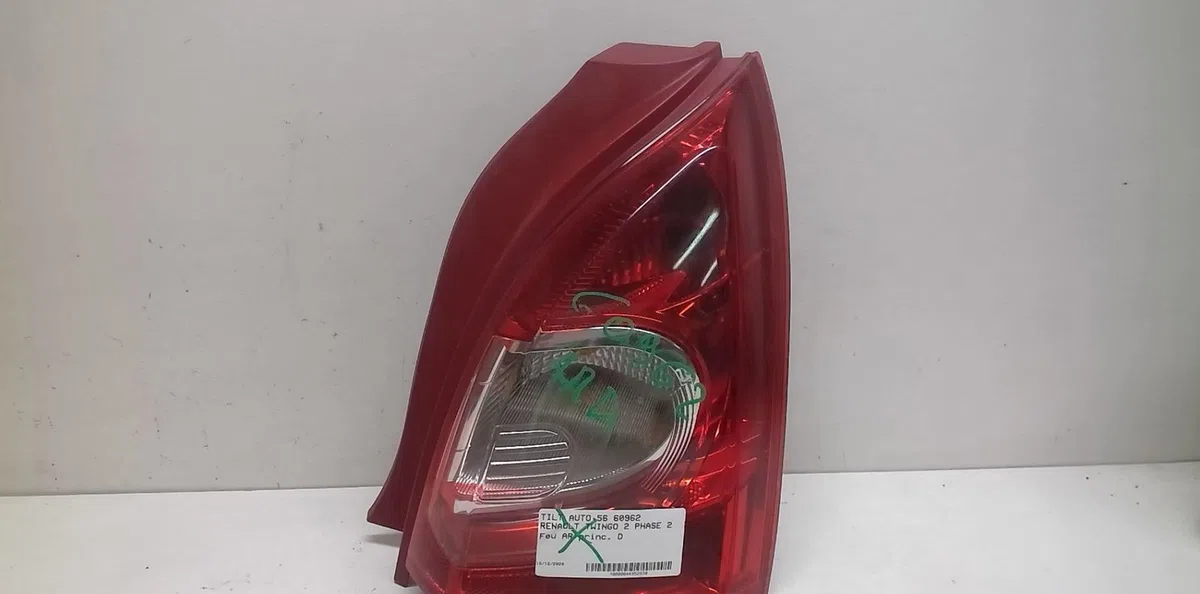 Feu arrière droit Renault TWINGO II (CN0_) 1.2 16v (cn04, cn0a, cn0b) (2007-2014) 3 portes occasion