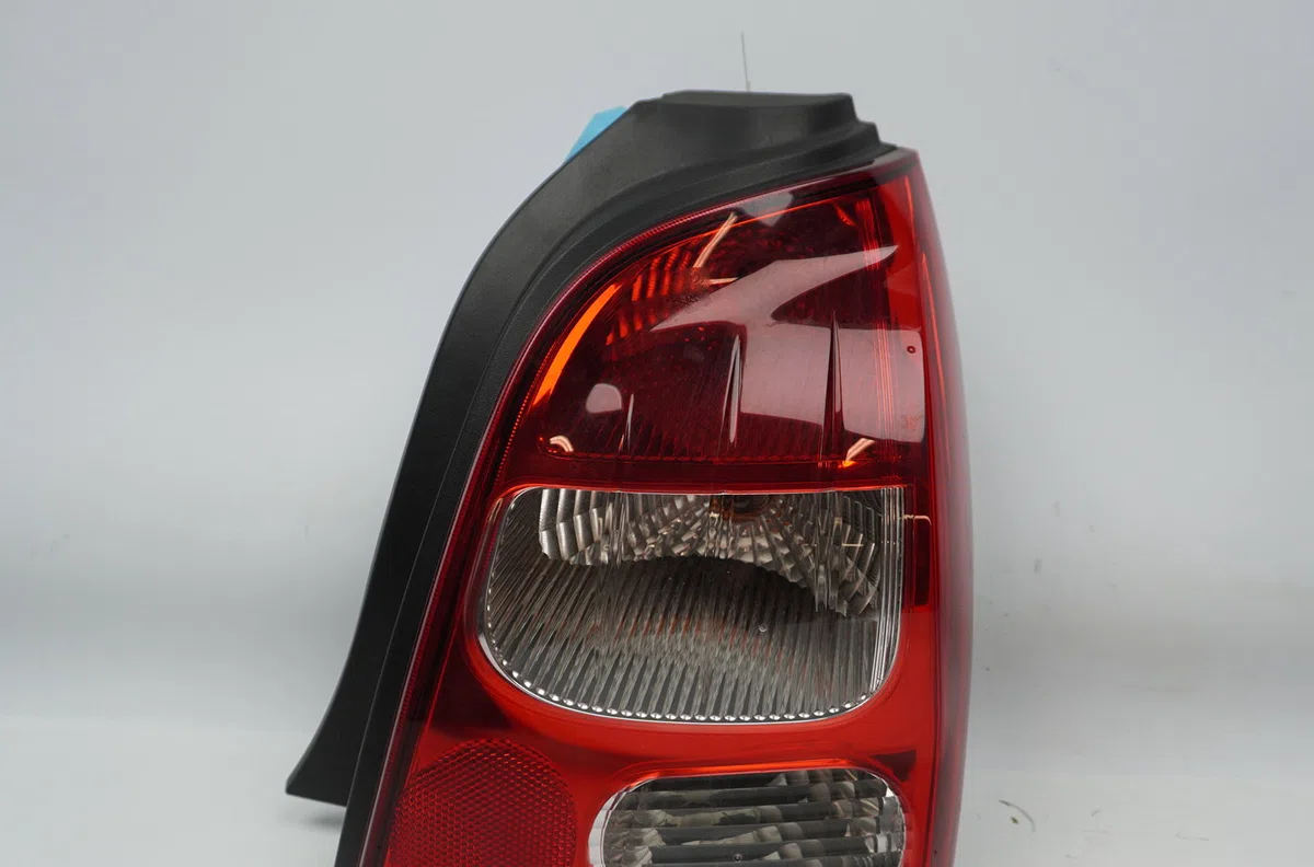 Feu arrière droit Renault TWINGO II (CN0_) 1.2 16v (cn0k, cn0v) (2007) 3 portes occasion