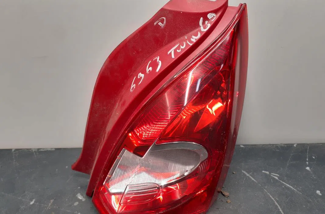 Feu arrière droit Renault TWINGO II (CN0_) 1.5 dci 75 (2010) 3 portes occasion