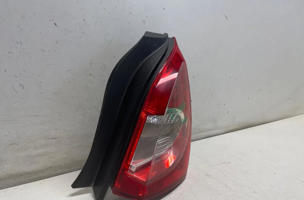 Feu arrière droit Renault TWINGO II (CN0_) 1.5 dci 90 (2010) occasion