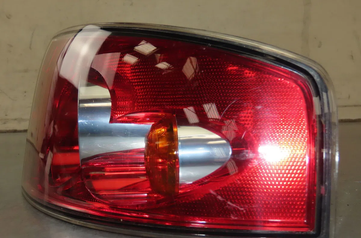 Feu arrière droit Seat IBIZA III (6L1) 1.4 16v (2002-2007) occasion