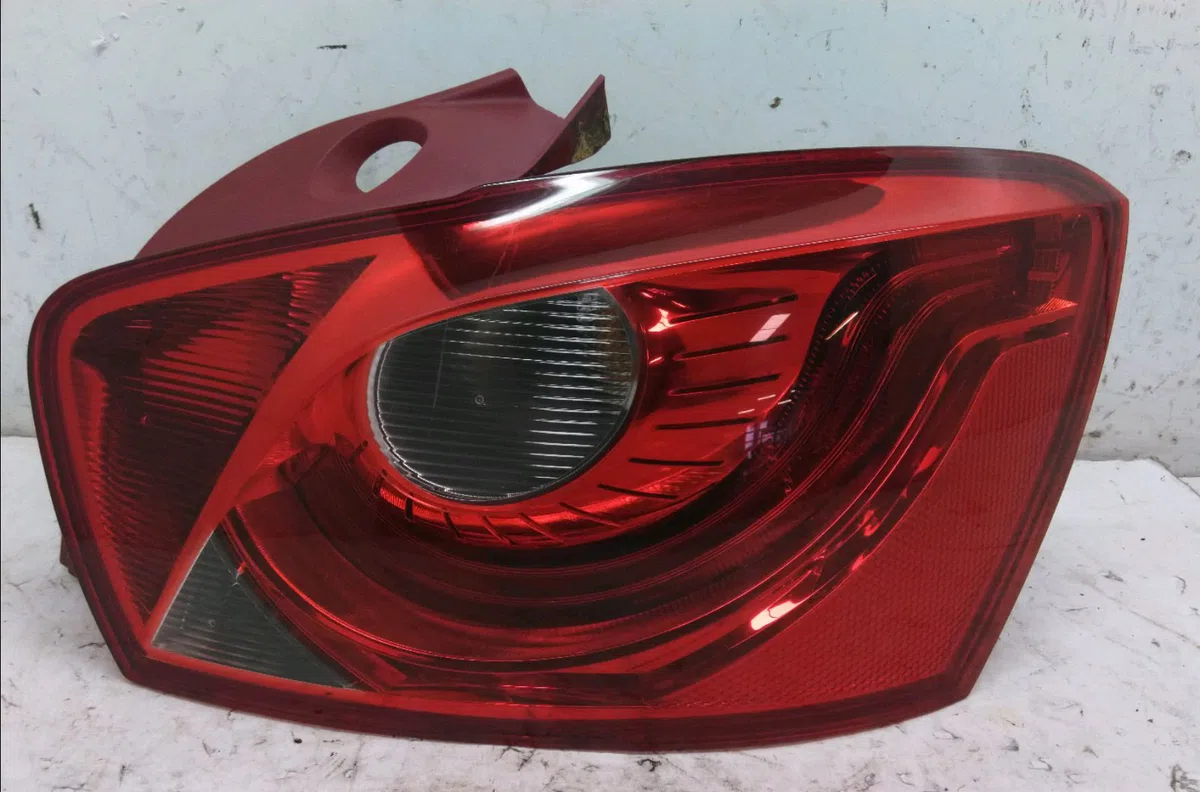 Feu arrière droit Seat IBIZA IV (6J5, 6P1) 1.4 (2008-2015) occasion