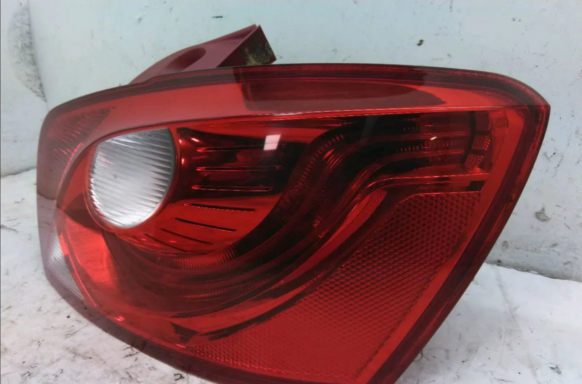 Feu arrière droit Seat IBIZA IV (6J5, 6P1) 1.4 (2008-2015) occasion