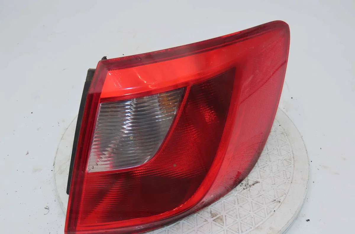 Feu arrière droit SEAT IBIZA IV occasion