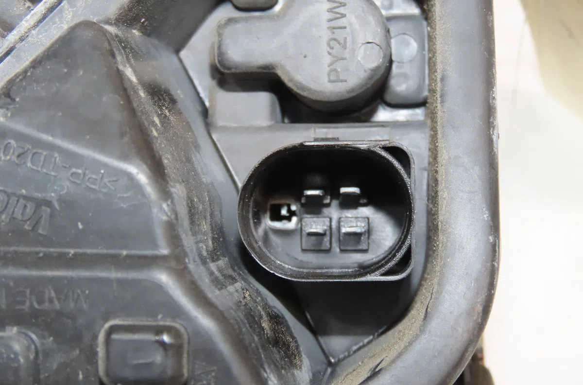 Feu arrière droit Seat LEON (5F1) 2.0 tdi (2012-2020) 5 portes occasion