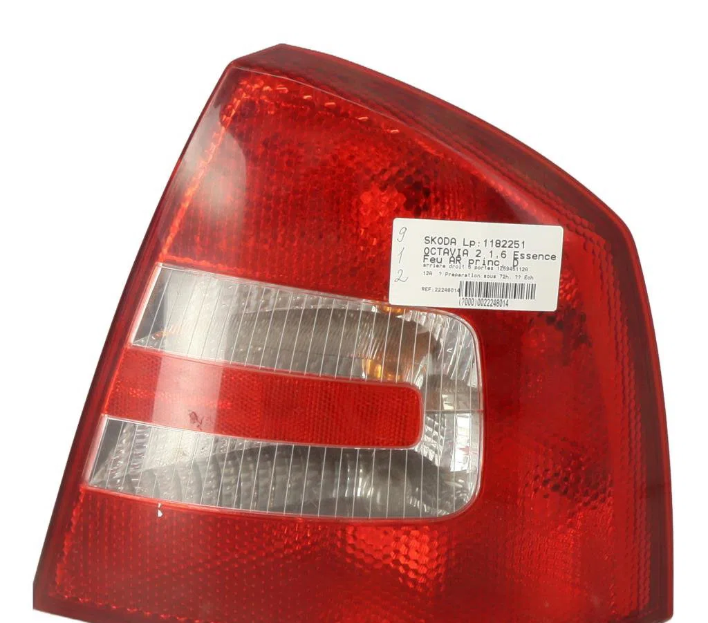 Feu arrière droit SKODA OCTAVIA 2 0 occasion