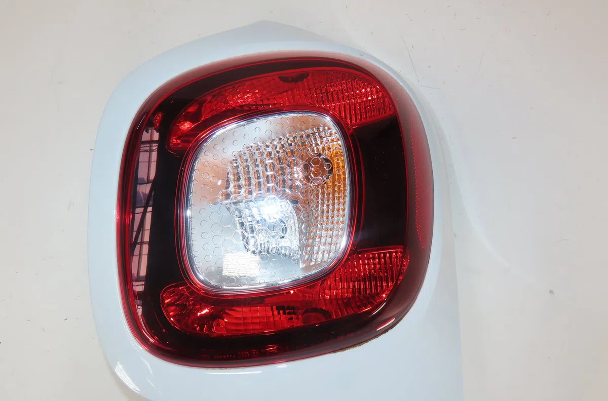 Feu arrière droit Smart FORFOUR 3-5 portes (453) Electric drive (453.091) (2017) occasion