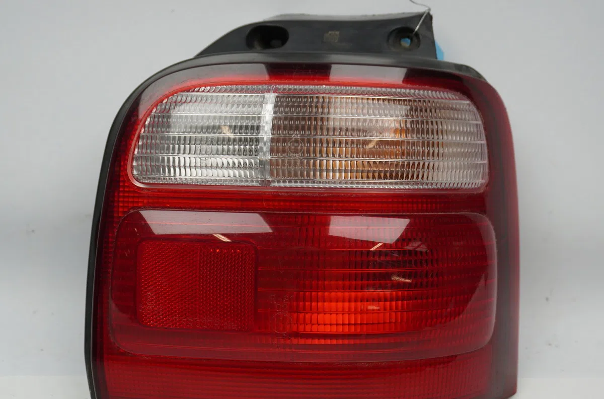Feu arrière droit Suzuki ALTO IV (EF) 1.0 (sh410) (1994-2002) occasion