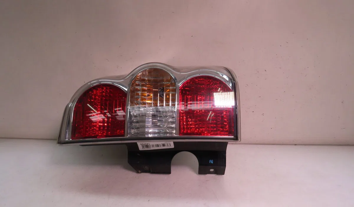 Feu arrière droit Suzuki GRAND VITARA II (JT, TE, TD) 1.9 ddis traction intégrale (jt419, td44, jb419wd,... (2005-2015)